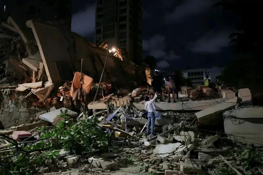 Venezuela Devastated by Twin Quakes: Death Toll Hits 164 as Desperate Search for Survivors Continues