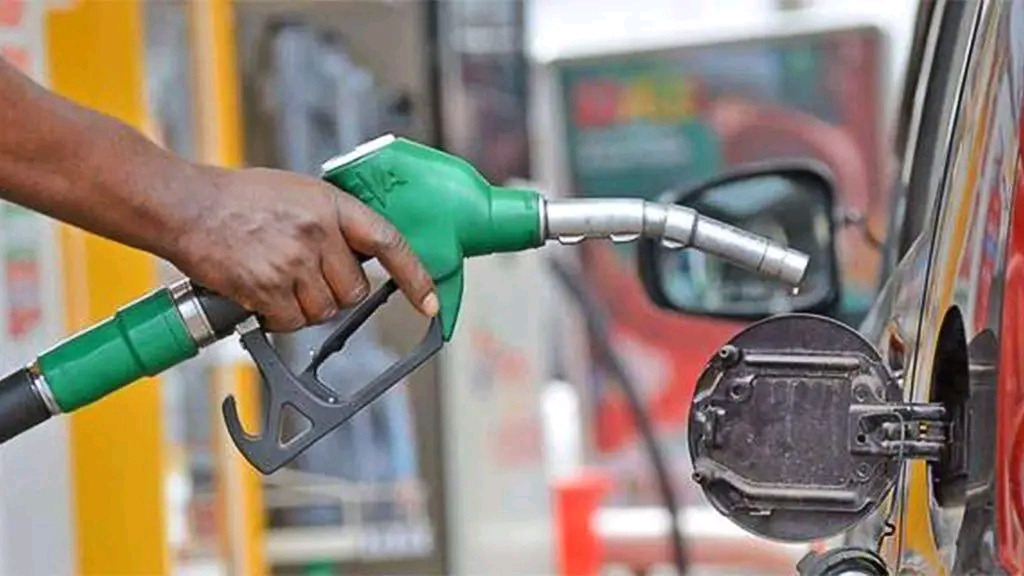 Nigeria’s Fuel Market Stalls as Marketers Await Dangote Price Hike
