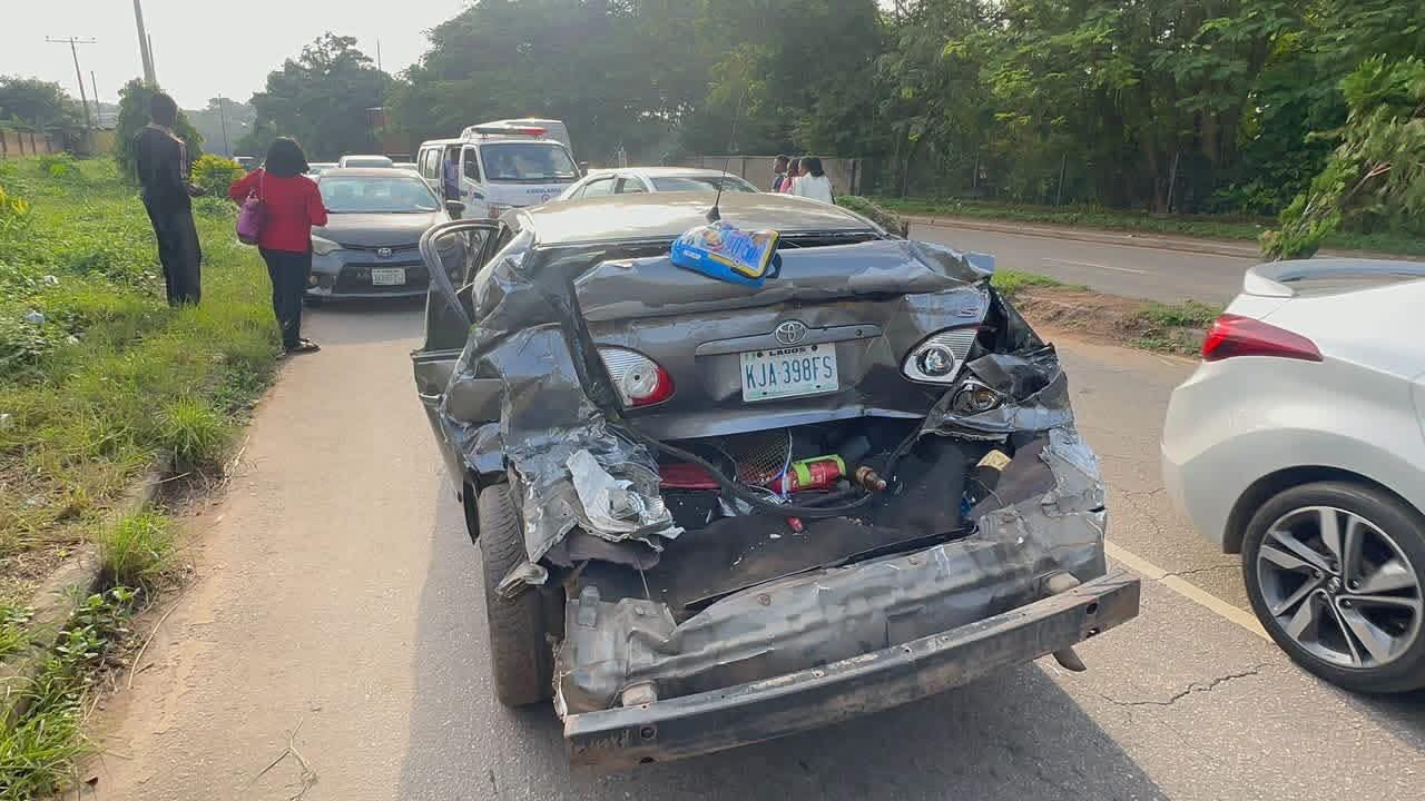 Ibadan Truck Crash Kills Corps Member, Leaves Several Injured