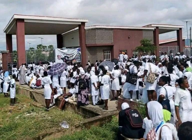 Taraba Nursing Students Protest After Hoodlums Rape Student, Cut Off Her Finger