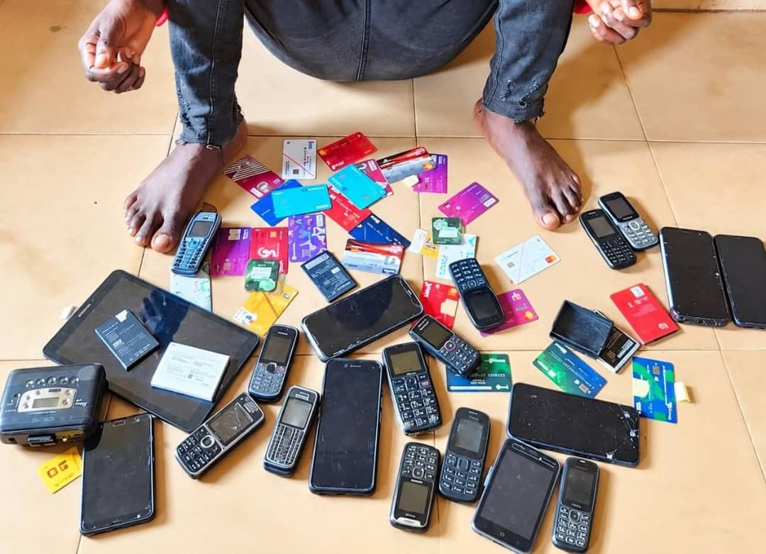 Police Arrest Suspected Fraudster With 25 ATM Cards, Recover Guns in Ogun