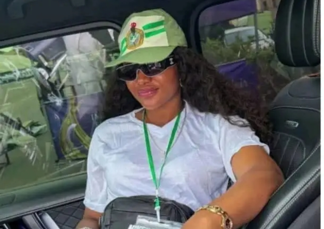 BBNaija’s Chomzy Sparks Outrage After Viral Video Shows Her Relaxing in Car While Corps Members Parade
